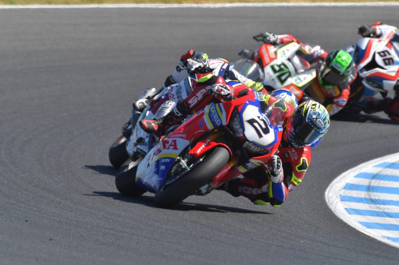 Leon Camier powers his way to a top ten finish in Race 2 at Phillip Island, Kiyonari also inside the points zone