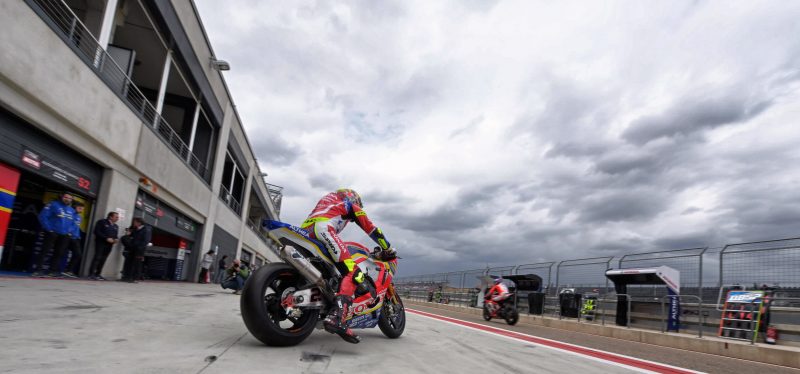 Camier back on track in mixed conditions at Aragon; Kiyonari faces the Spanish track for the first time